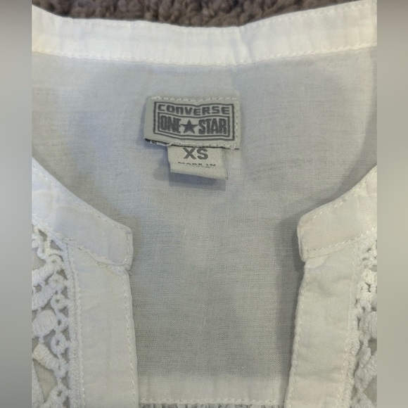 Converse One Star White Lace Trim Blouse Cap Sleeve Women’s Size XS - Picture 4 of 4